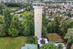 Der sanierte Wasserturm in Böblingen aus der Vogelperspektive